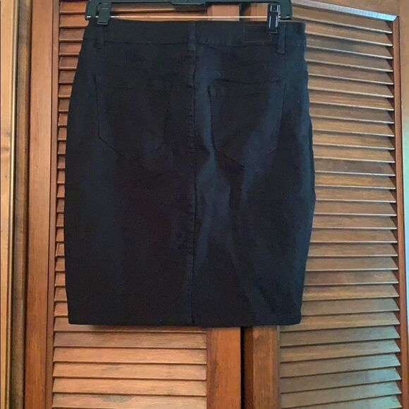 NWOT Adam Levine Black Jean Skirt - Picture 3 of 3